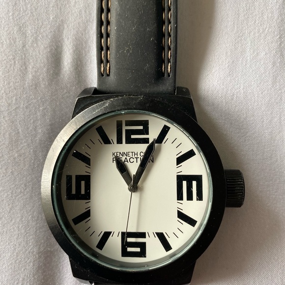 032)Kenneth Cole watch - Picture 6 of 6